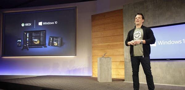 Phil Spencer cree que Xbox no compite con PC, pero PlayStation sí